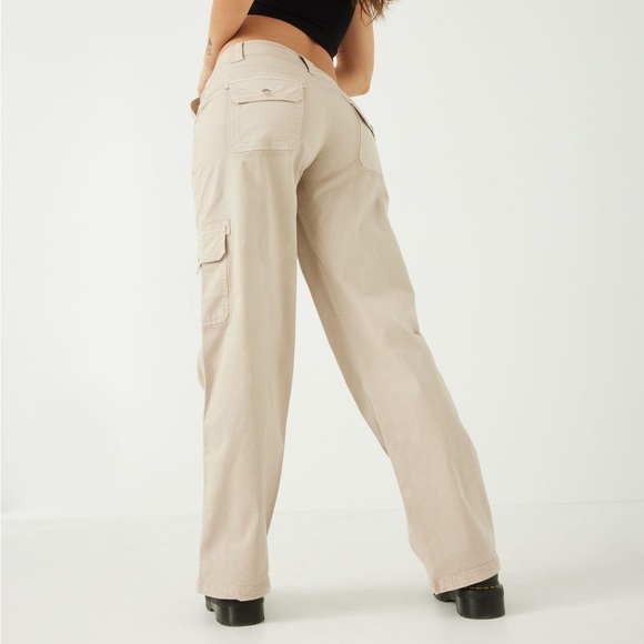 Low rise cargo pants - Picture 2 of 3